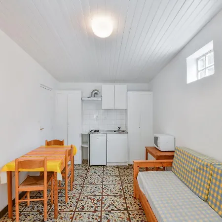 Holiday home Gite In Holiday Park With Swimming Pool Saint-Savinien