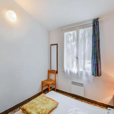 Vakantiehuis Gite In Holiday Park With Swimming Pool
