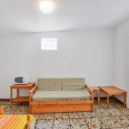 Gite In Holiday Park With Swimming Pool Saint-Savinien