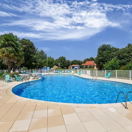 Gite In Holiday Park With Swimming Pool Vakantiehuis *