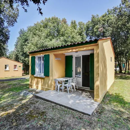 Vakantiehuis Gite In Holiday Park With Swimming Pool *