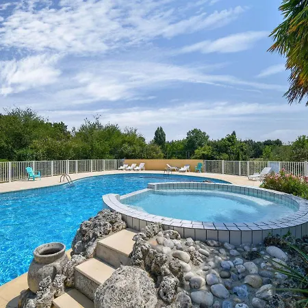 Vakantiehuis Gite In Holiday Park With Swimming Pool *